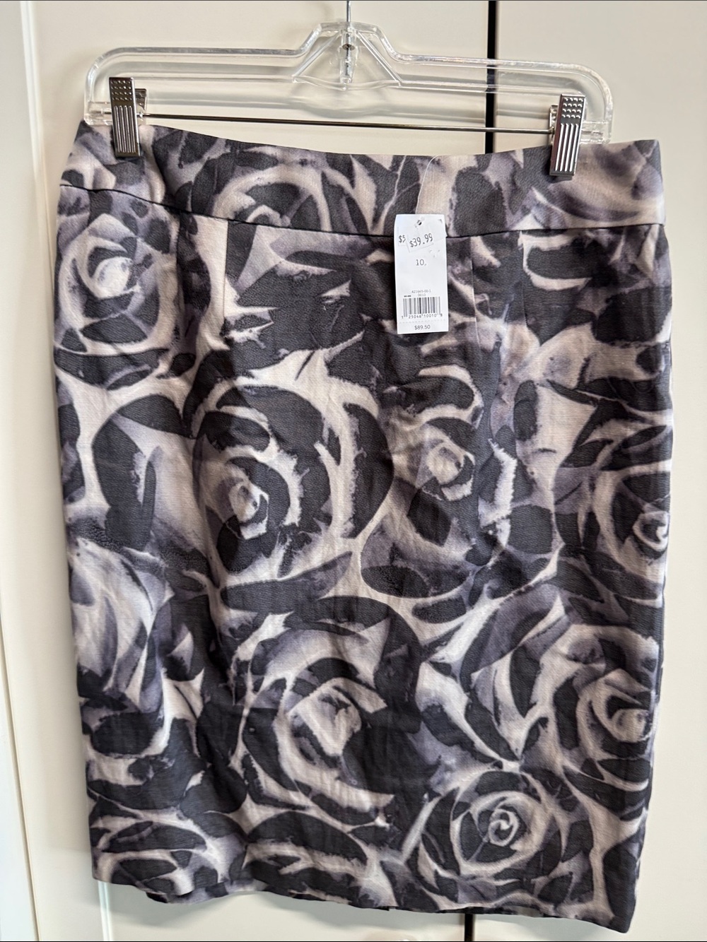 Banana Republic Black & White Rose-Print Pencil Skirt